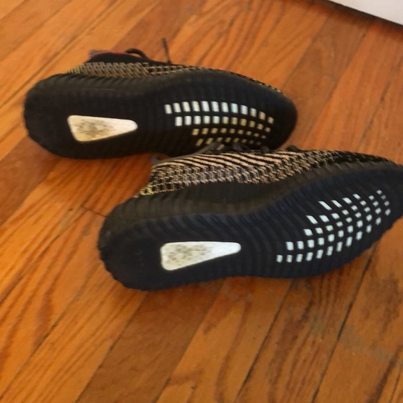 Adidas Yeezy size 5 Preowned - Picture 3 of 3